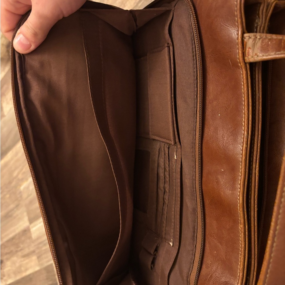 Strada Tan Leather Shoulder Bag - Picture 6 of 6